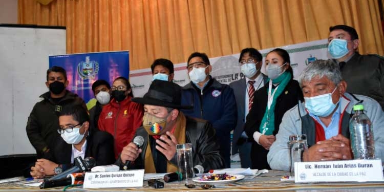Las autoridades en la reunión del COED La Paz