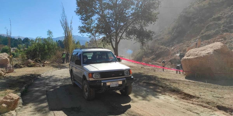 Alcaldía habilita paso vehicular y peatonal provisional sobre la ciclovía en Amor de Dios