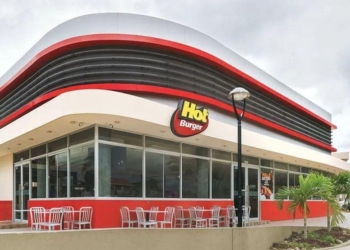 Comensal afectado y dueño de Hot Burger firman un acuerdo de conciliación