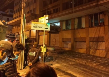 Explosión afectó el edificio donde funciona la Administración Tributaria Municipal de La Paz