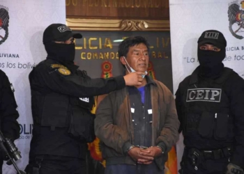 Lino Ch. R. de 56 años de edad es presentado como sospechoso de colocar un artefacto explosivo en la esquina de las calles Colón y Mercado