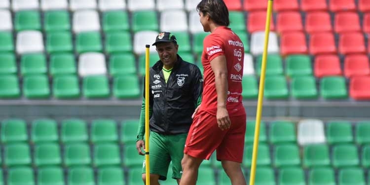 Hoy Bolivia se medirá ante Ecuador, Martins partirá de titular