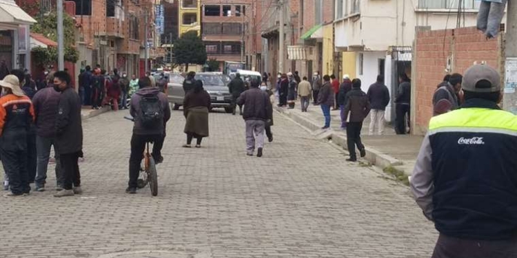Delincuentes usan ametralladora para robar 250.000 dólares a una importadora de vehículos en El Alto