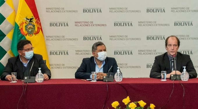 Autoridades de Bolivia y Argentina brindan ruede de prensa