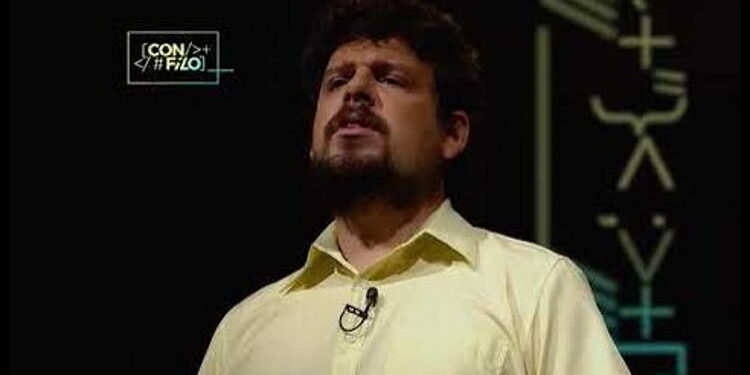 Michel Torres Corona, conductor del programa Con Filo (Foto: Captura de pantalla/YouTube)