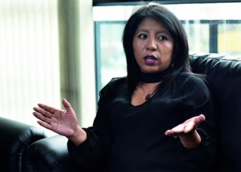 Nadia Cruz, defensora interina del pueblo, durante una anterior entrevista. Foto: Archivo / Página Siete