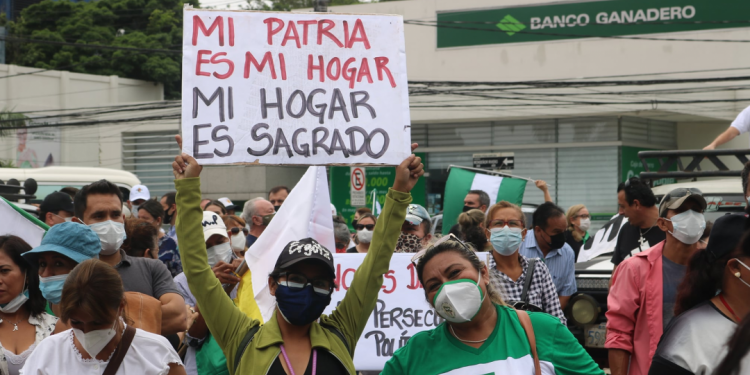 Cívicos rechazan amenaza de la COB afín al MAS de tomar empresas e industrias de Santa Cruz