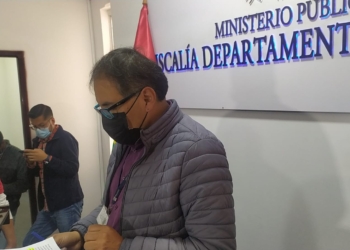 A pedido de Jesús Vera, activan alerta migratoria contra Revilla
