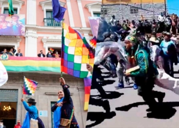 Arce celebra en la Plaza Murillo mientras en Potosí y Santa Cruz se producen hechos violentos