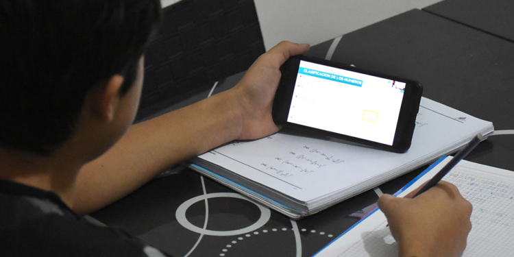La carencia de medios tecnológicos perjudicó a miles de estudiantes
