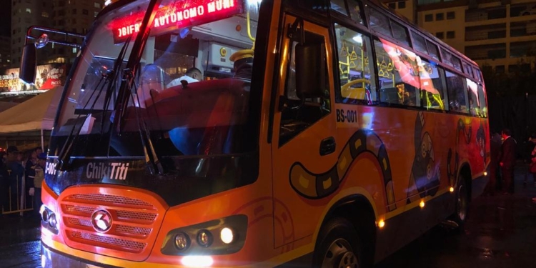 Una persona muere atropellado por un bus ChikiTiti en medio de una pelea en La Paz