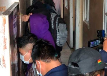 FELCC halla menores consumiendo bebidas alcohólicas en un alojamiento clandestino