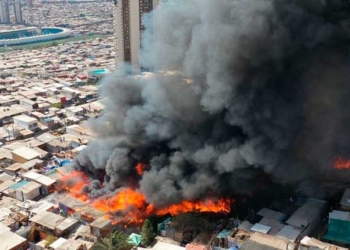 Incendio en una barriada de chabolas de Iquique, en Chile. MADRID, 10 (Agencia Uno/EP)