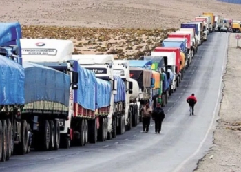 Chile inmoviliza en Arica 300 camiones bolivianos