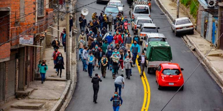 Alcalde de La Paz Iván Arias entrega recapeo asfáltico de un tramo de Av. 9 de Abril