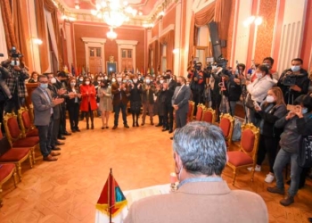 Arias posesiona a nuevos secretarios municipales