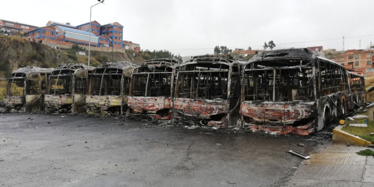 Los buses quemados el 10 de noviembre de 2019