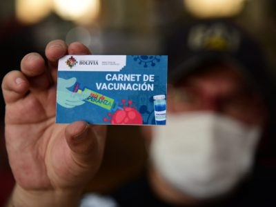 Gobernación y la Alcaldía de La Paz continuarán pidiendo carnet de vacunación