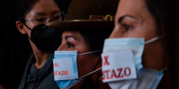 Las concejalas: Eliana Paco, Jhoselyn Pinto y Roxana Pérez del Castillo