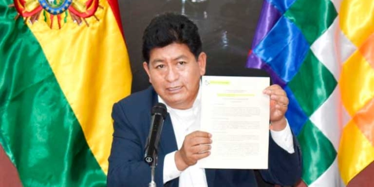 El ministro de Obras Públicas, Servicios y Vivienda, Edgar Montaño