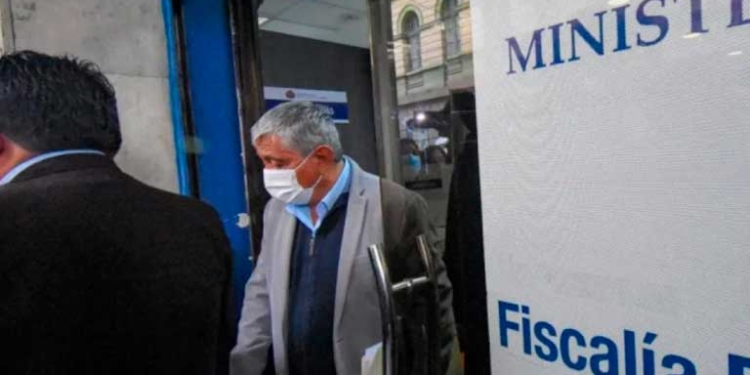 El alcalde de La Paz, al momento de salir de la Fiscalía de La Paz