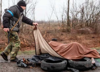 Las tropas ucranianas se han encontrado un reguero de cadáveres al entrar en Bucha.Mykhaylo Palinchak / SOPA Images v / DPA