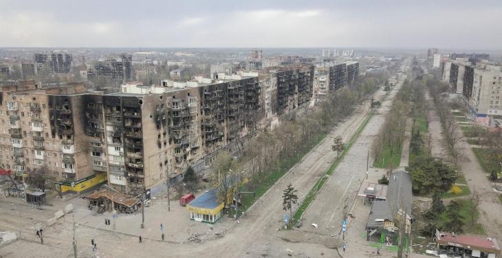 Vista área de unos bloques residenciales en Mariúpol. | PAVEL KLIMOV