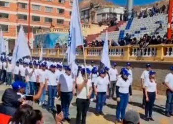 «Guerreros azules» son funcionarios de Obras Públicas y deben asistir a los actos de Arce