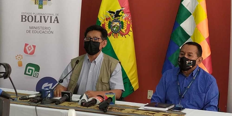 El ministro de Educación, Edgar Pary, en conferencia de prensa. Foto: ERBOL
