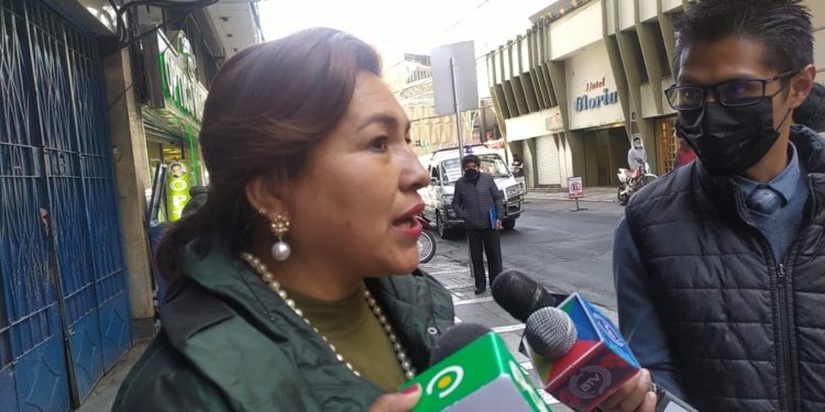 La presidenta de la Confederación de animalistas, Silveria Lauranio | Foto: RAdio Compañera
