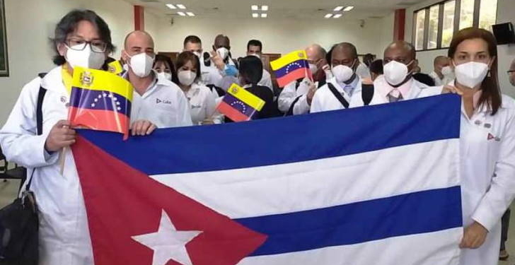 Médicos cubanos en Venezuela (Foto: Cubaminrex)
