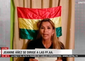 Jeaniine Áñez se dirige a las FFAA