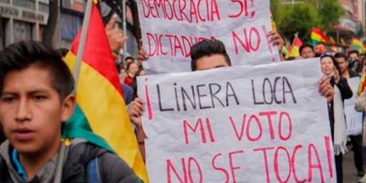 Protestas al considerar que ha habido fraude electoral | Javier Mamani / Getty