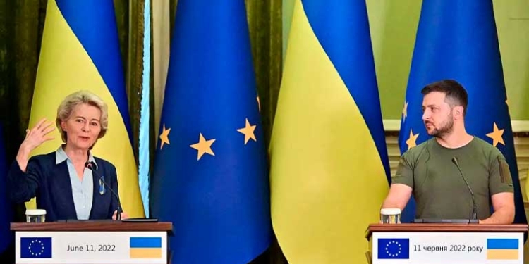 Ursula von der Leyen reconoció la fortaleza de Ucrania.
Foto: SERGEI SUPINSKY/AFP / Getty Images