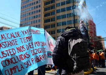 Empresarios constructores protestan en la alcaldía paceña y le exigen a Arias pagar las deudas
