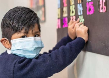 Niño en clases | Foto: RRSS