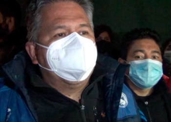 Luis Larrea a su salida de las celdas de la Felcc. Foto: Captura de pantalla