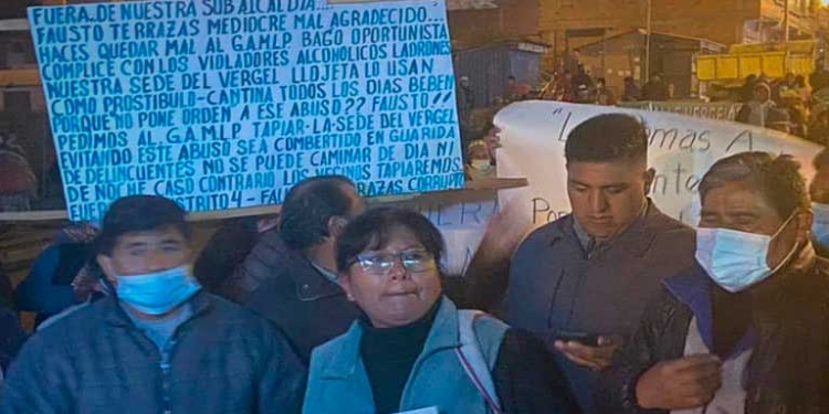 Vecinos de Cotahuma piden la renuncia del Subalcalde por incumplimiento de obras