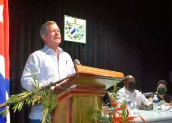 Luis Alberto Rodríguez López-Calleja en la sede de la Asamblea Municipal del Poder Popular de Remedios (Foto: CMHW)