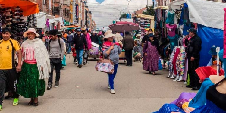 El comercio informal es latente en Bolivia