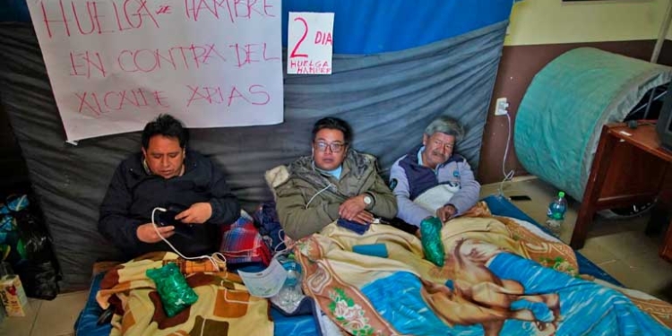 Padres de familia de La Paz cumplen segundo día de huelga por desatención de Arias