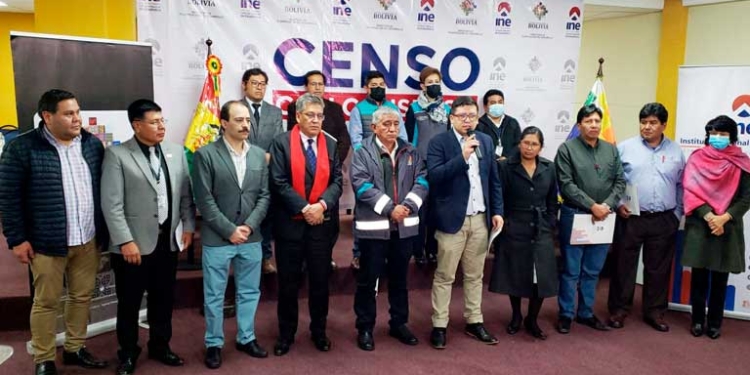 Autoridades de La Paz presentes en la reunión de socialización del Censo. Foto: UMSA