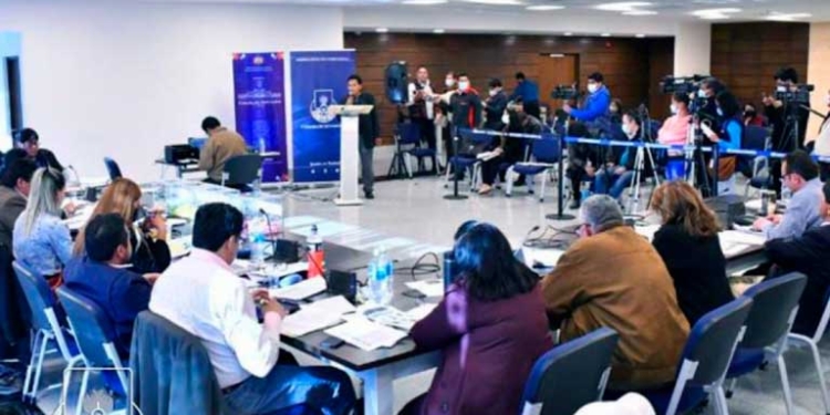 La sesión en la que la Comisión Mixta de Planificación realiza las entrevistas