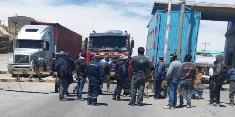 Transporte cierra Tambo Quemado y da plazo de 24 horas al Gobierno para permitir exportaciones