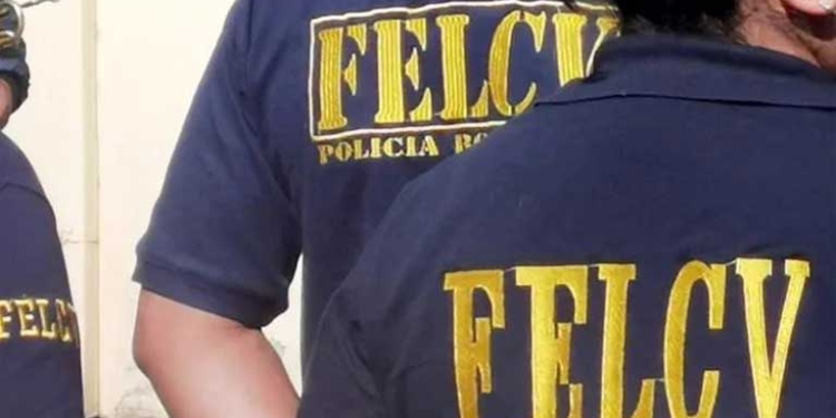 Padrastro la viola desde sus 13 años, dio a luz a tres niños y ahora él le demanda por asistencia familiar