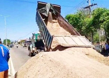 Comunarios levantaron cerco instalado en La Enconada. Foto: RRSS