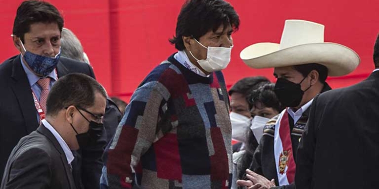 Los constantes viajes de Evo Morales a visitar a Pedro Castillo en Perú respondían a una estrategia de expansión de las rutas de narcotráfico. (Archivo Panampost)