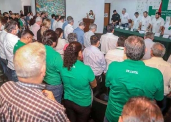Asamblea de la Cruceñidad determina paro de 24 horas y exige liberación de Camacho