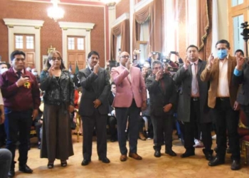 Arias posesiona a 9 subalcaldes y les transfiere competencias