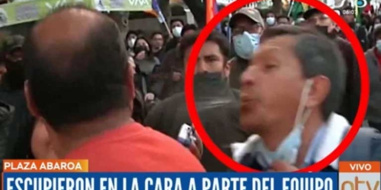 Grupos de choque del régimen agreden a periodistas de Red Uno